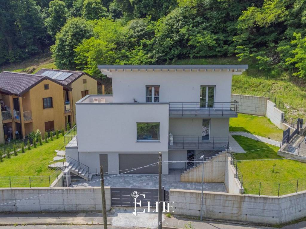 Villa a Dormelletto in Via Fratelli John e Robert Kennedy - Foto 4