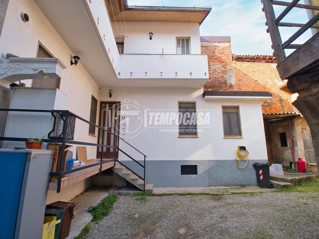 Villa a Galliate in Via Giacomo Matteotti - Foto 2