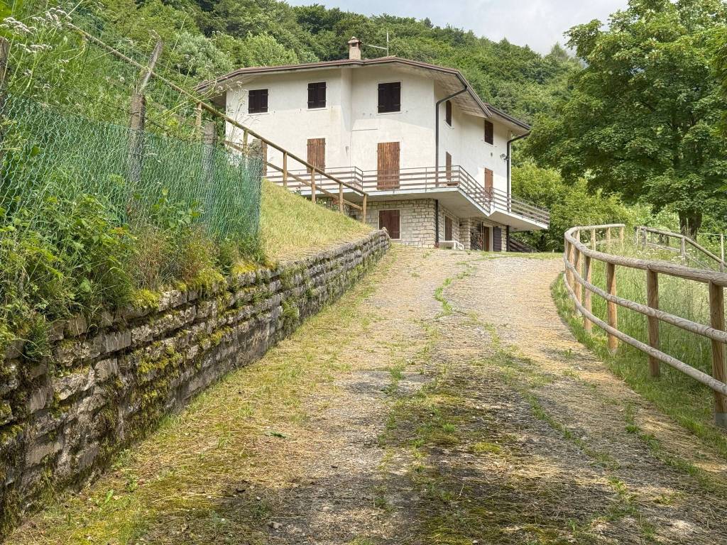 Appartamento a Ferrara di monte baldo in Località Castelletti - Foto 2