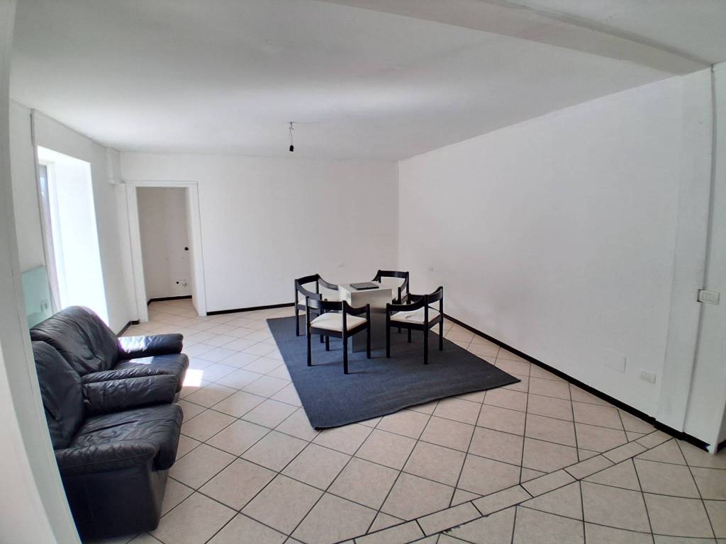 Appartamento a Introbio in Piazza Carrobbio, 6 - Foto 2