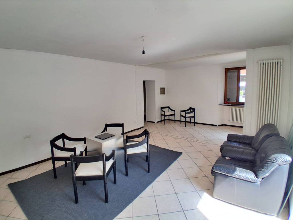 Appartamento a Introbio in Piazza Carrobbio, 6 - Foto 3