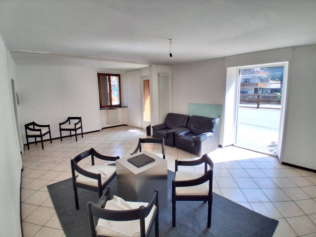 Appartamento a Introbio in Piazza Carrobbio, 6 - Foto 4