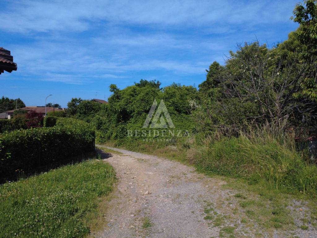 Terreno a Giussano in Via Marmolada, 3 - Foto 2