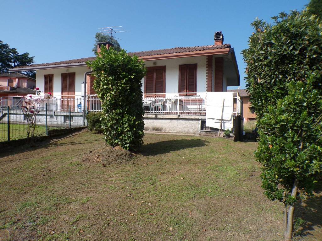Casa indipendente a Monvalle in Via Roma - Foto 5