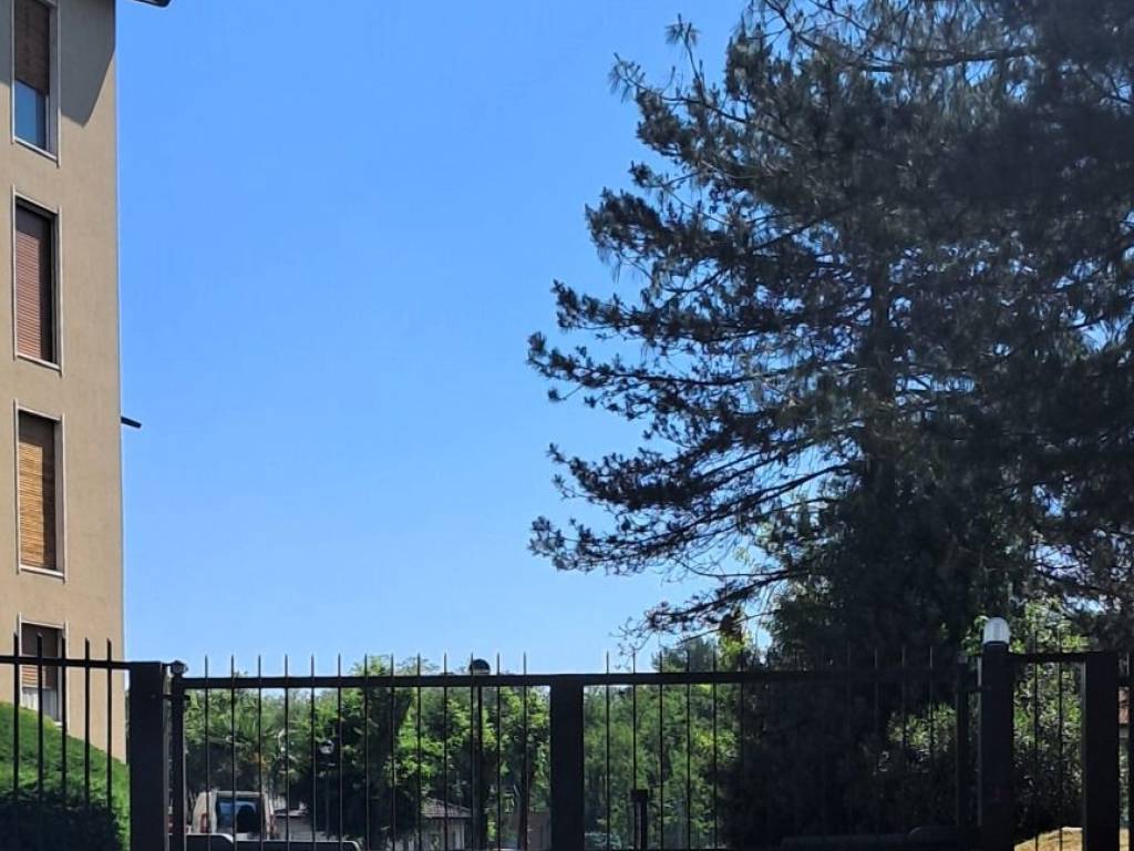 Appartamento a Besana in brianza in Via Papa Giovanni XXIII, 11 - Foto 2