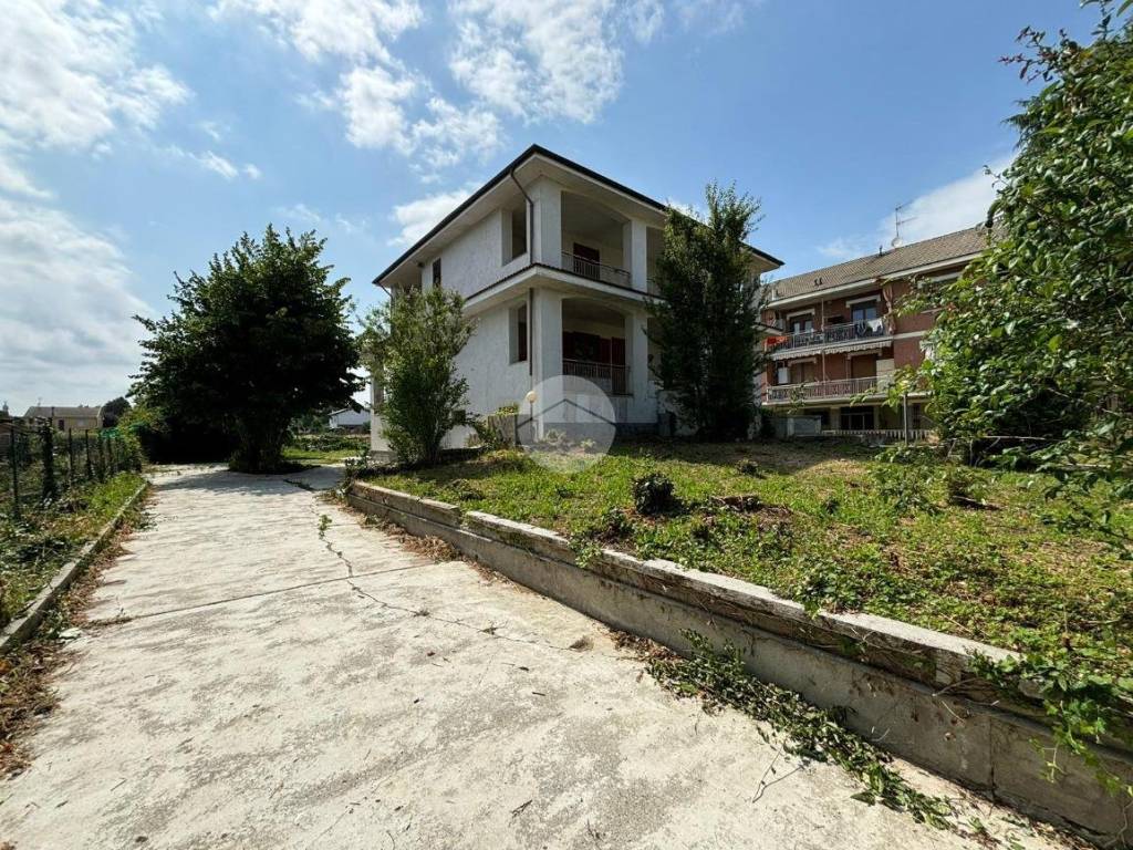 Villa a Nizza monferrato in Via Santa Maria Domenica Mazzarello, 65 - Foto 3