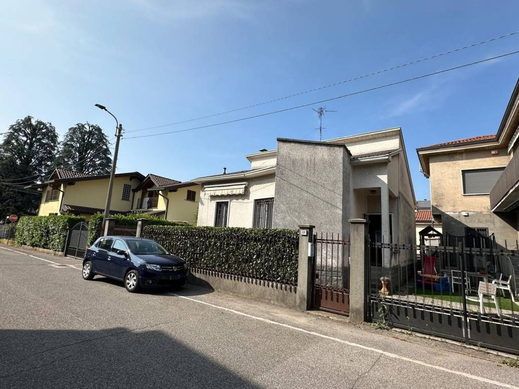 Villa a Carate brianza in Via Cernaia, 17 - Foto 3