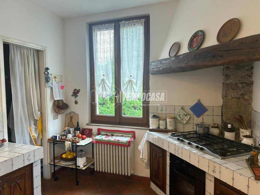 Appartamento a Verbania in Via Intra Premeno 42 - Foto 2