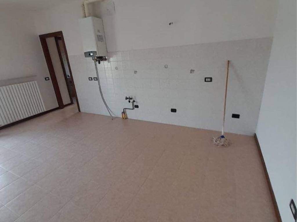 Appartamento a Porto mantovano in Strada Dosso - Foto 2