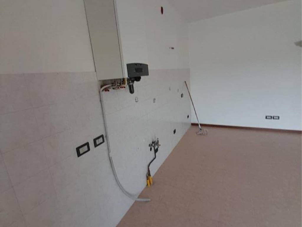 Appartamento a Porto mantovano in Strada Dosso - Foto 5