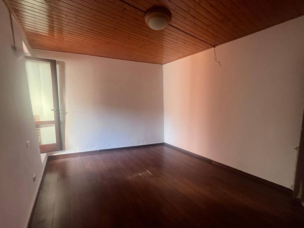 Appartamento a Besozzo in Via Antonio N. Gorini, 33 - Foto 5