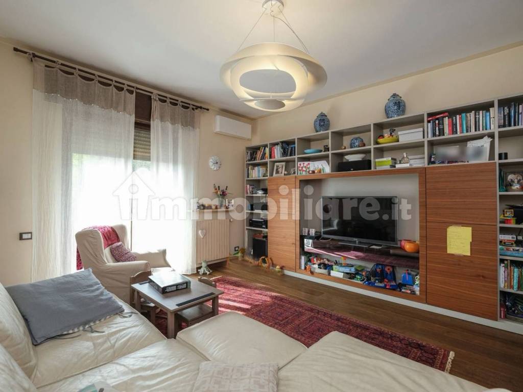 Villa a Merate in Via Don Cesare Cazzaniga, 6 - Foto 4