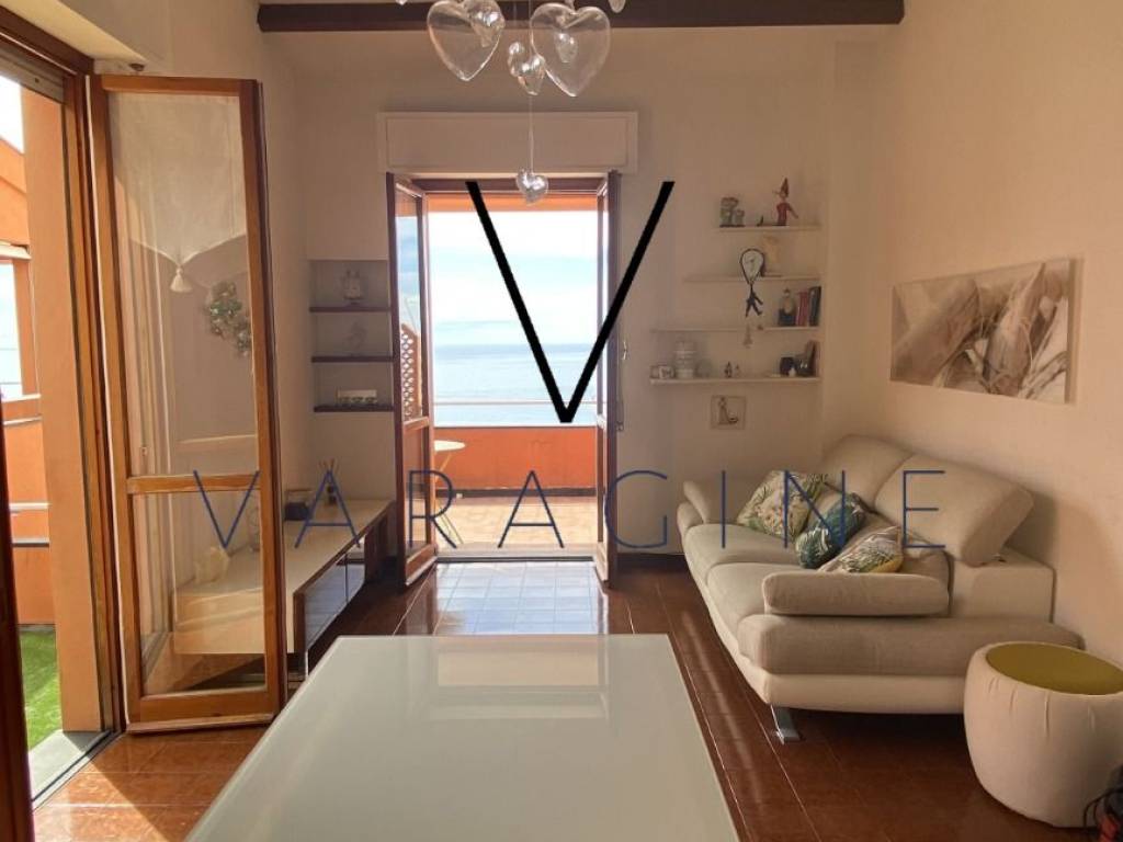 Appartamento a Varazze in Via delle Ginestre, 20 - Foto 2