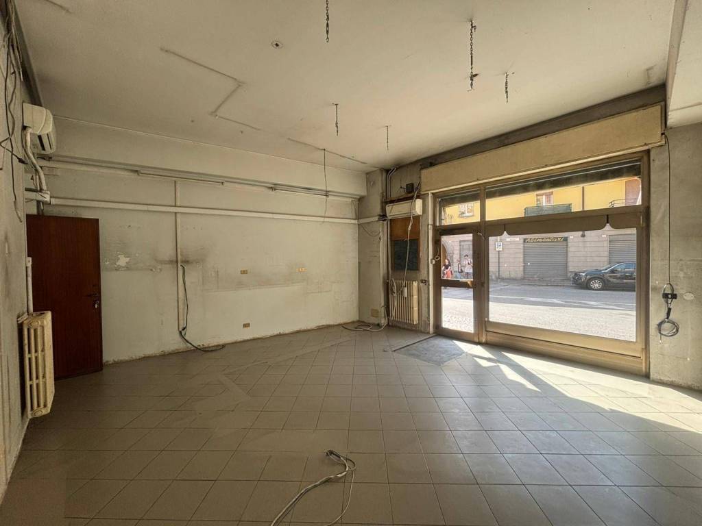 Immobile a Oggiono in PIAZZA SIRONI, 11 - Foto 4
