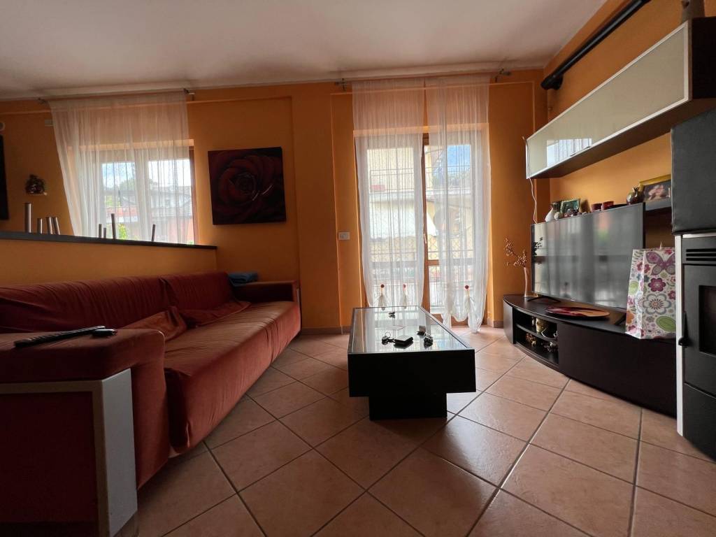 Appartamento a Carsoli in Via dei Marsi, 216 - Foto 3