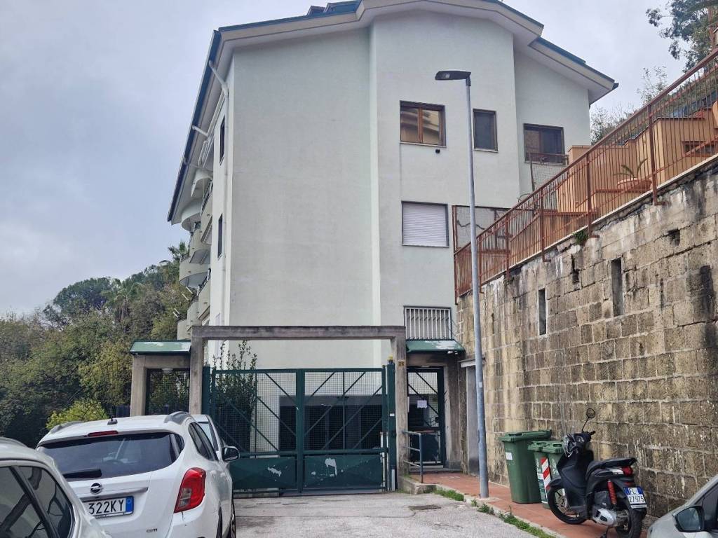Appartamento a Salerno in Viale degli Olmi, 26 - Foto 2