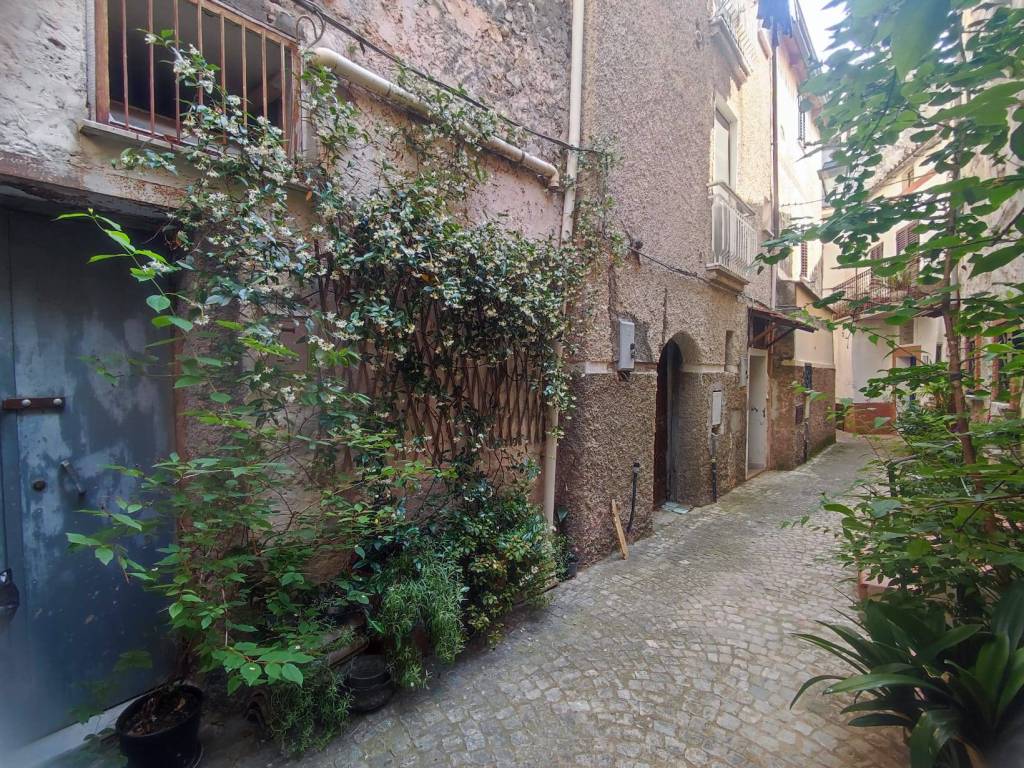 Casa indipendente a Formia in Via Piazza Maggiore, 12 - Foto 2