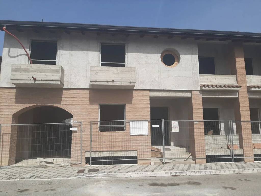 Villa a Massa d'albe in Via Del Pino - Foto 2