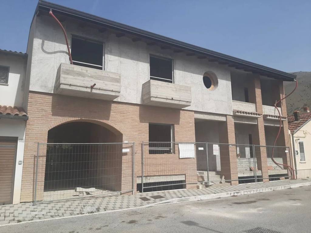 Villa a Massa d'albe in Via Del Pino - Foto 3