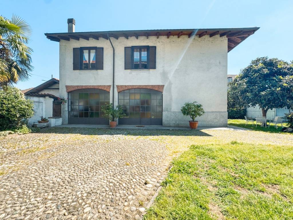 Casa indipendente a Borgomanero in Via Cureggio, 26 - Foto 2