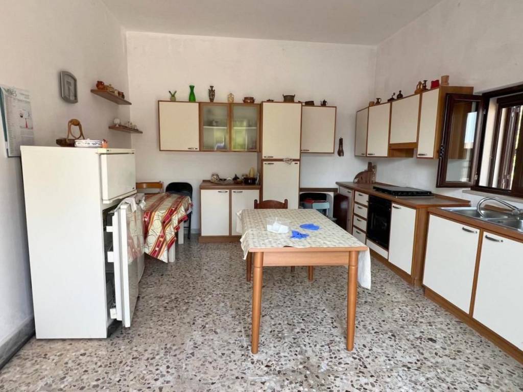 Rustico / casale a Ceglie messapica in SS581 - Foto 5