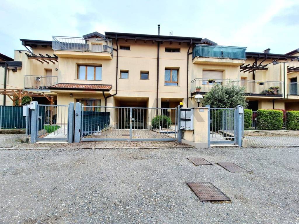 Appartamento a Tradate in via Evangelista Torricelli, 12 - Foto 2