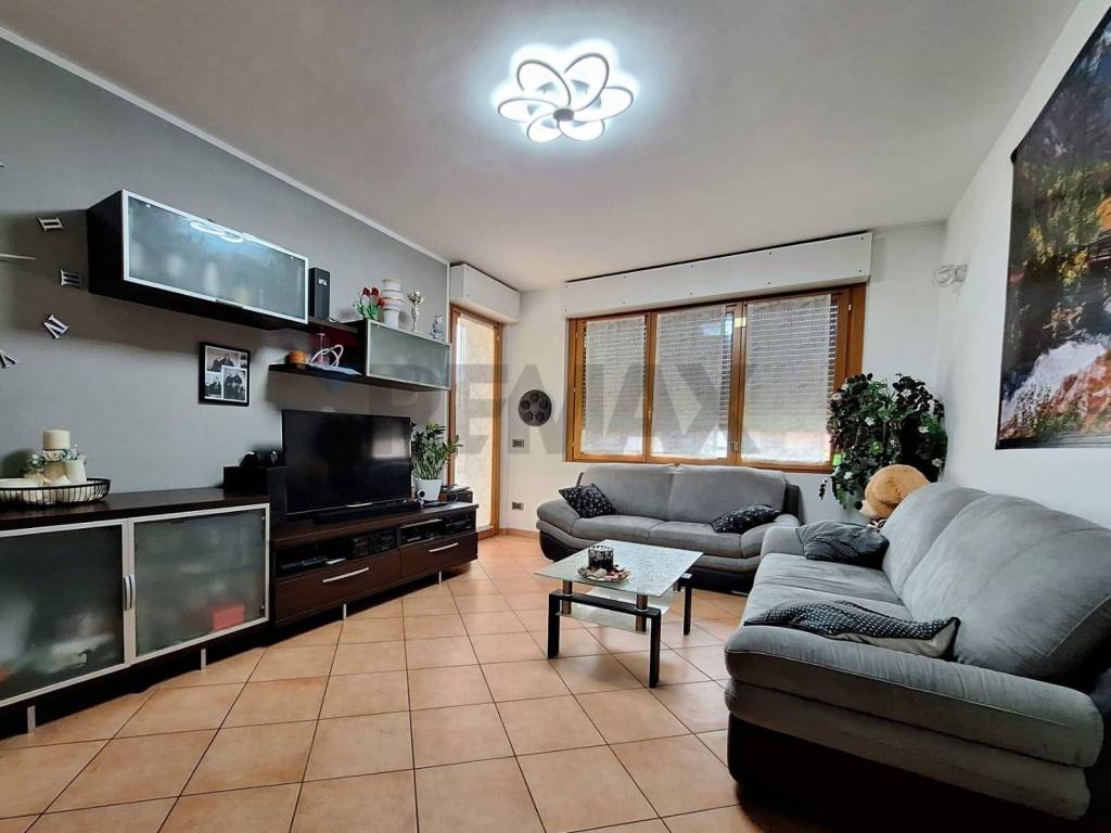 Appartamento a Tradate in via Evangelista Torricelli, 12 - Foto 4