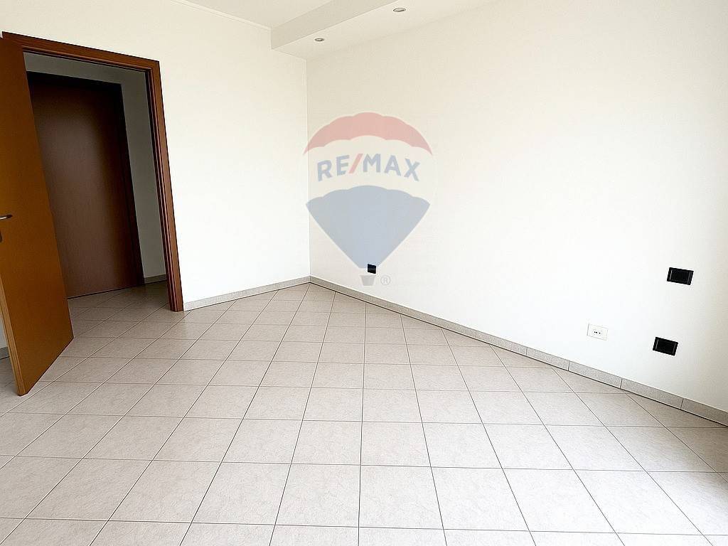Appartamento a Novara in VIA DON PRIMO MAZZOLARI, 14 - Foto 2