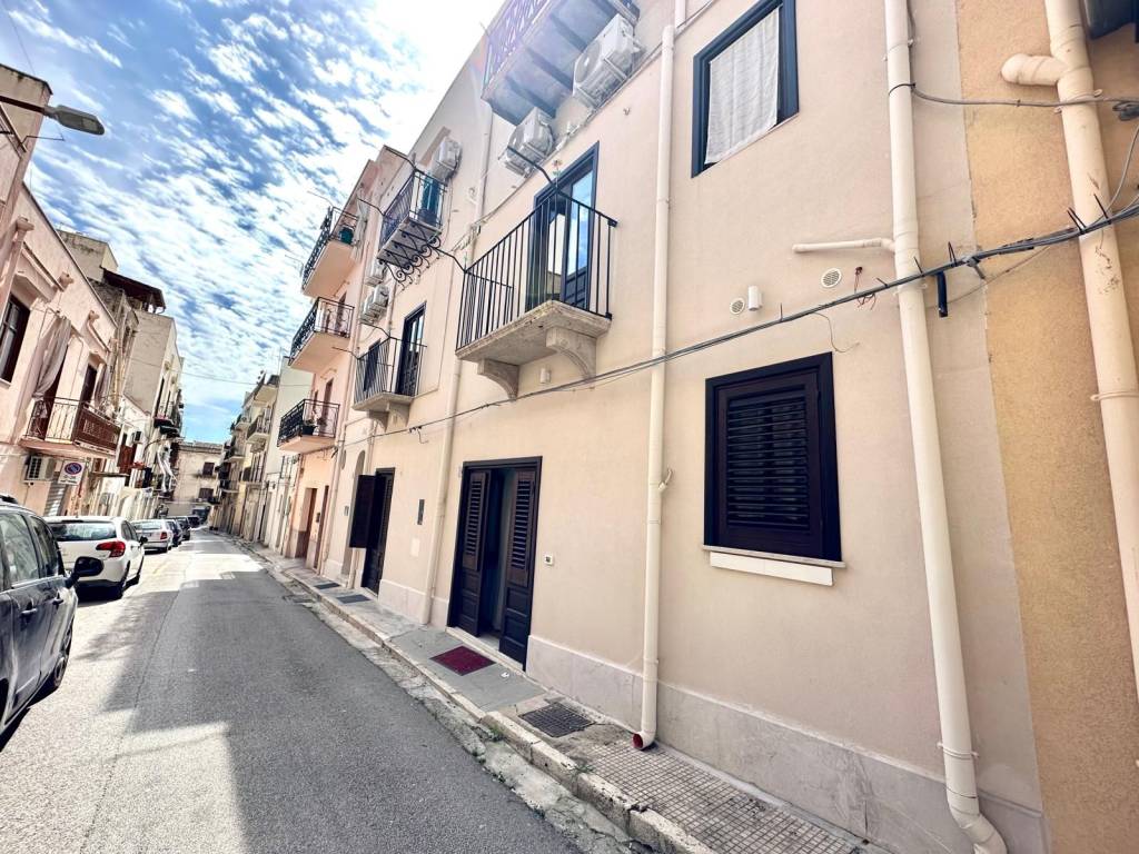 Casa indipendente a Castellammare del golfo in Via Cristoforo Colombo - Foto 2