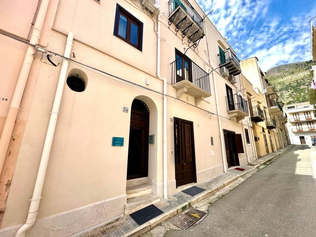 Casa indipendente a Castellammare del golfo in Via Cristoforo Colombo - Foto 3