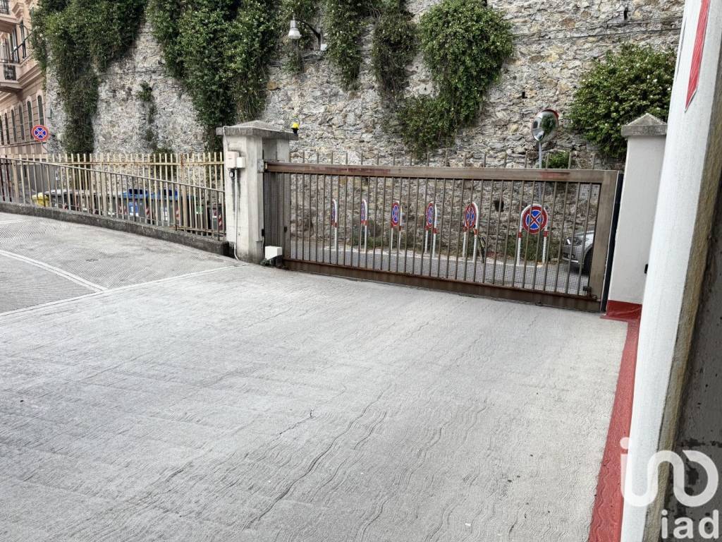 Box / garage a Genova in Via Pagano Doria, 1 - Foto 2