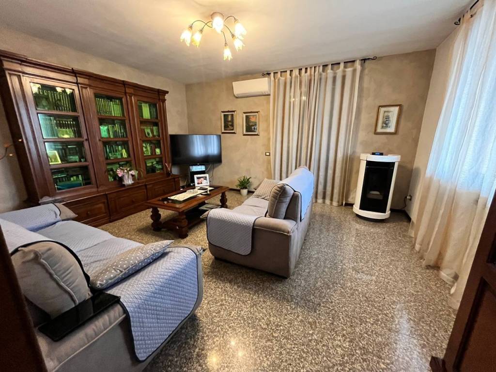 Villa a Cortemaggiore in Strada Statale Cortemaggiore - Foto 2