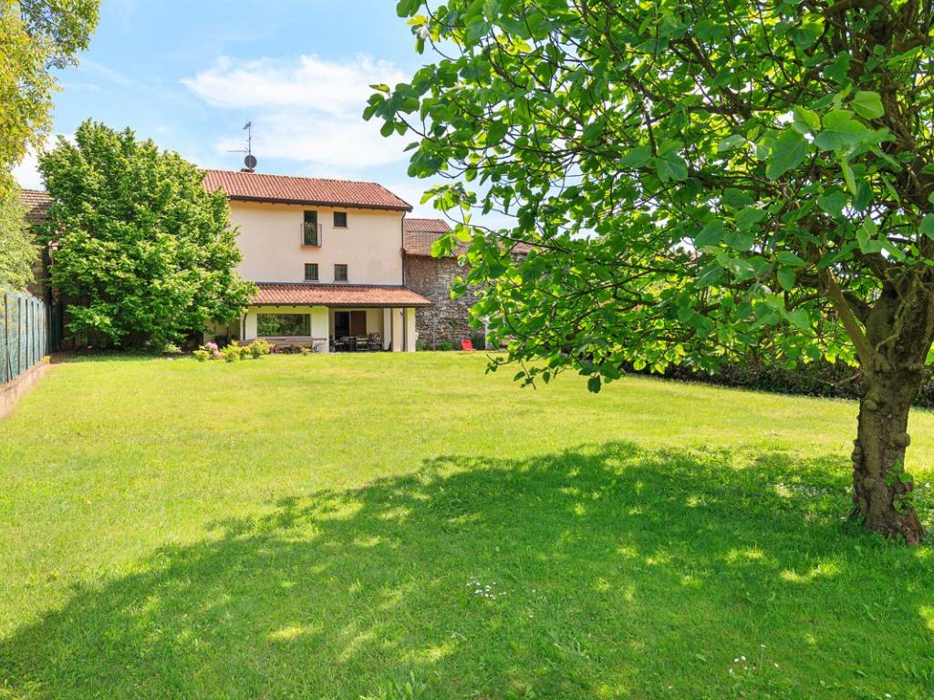 Villa a Nebbiuno in Via Dante Alighieri, 8 - Foto 4