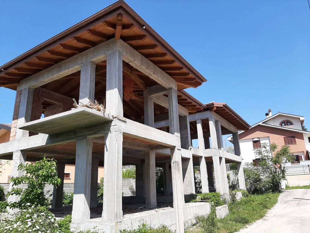 Villa a Avezzano in Via Delle Azalee S.N.C. - Foto 4