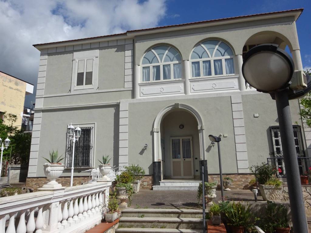 Villa a Sarno in Viale Margherita, 90 - Foto 3