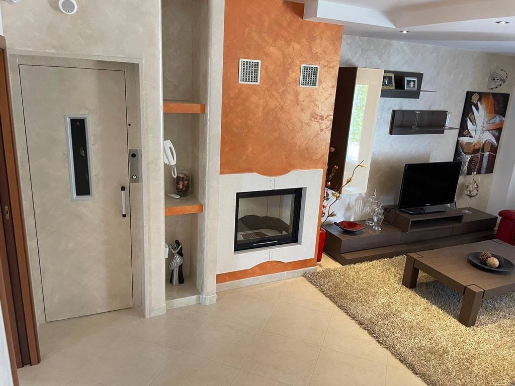 Villetta a schiera a Ceglie messapica in Via Generale Giuseppe Chirico, 8 - Foto 2