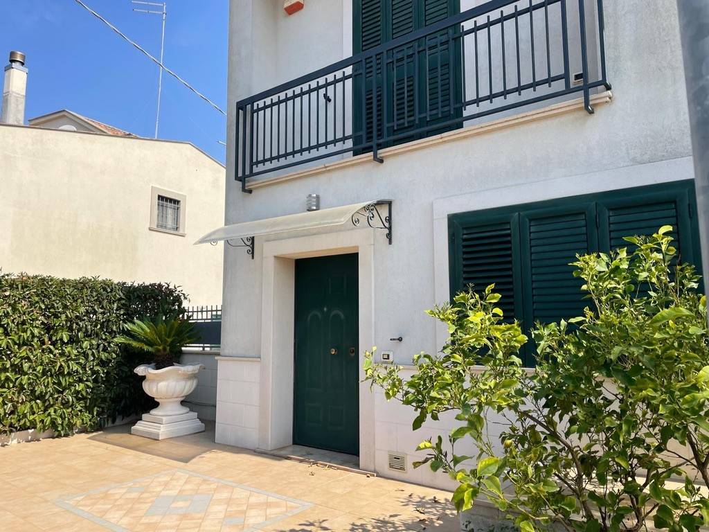Villetta a schiera a Ceglie messapica in Via Generale Giuseppe Chirico, 8 - Foto 3