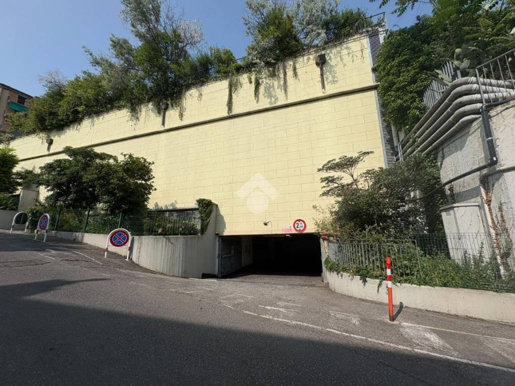 Box / garage a Genova in Via Federico Donaver, 86 - Foto 2