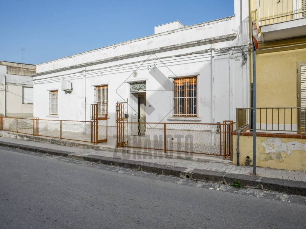 Casa indipendente a Noto in Via Milano, 11 - Foto 3