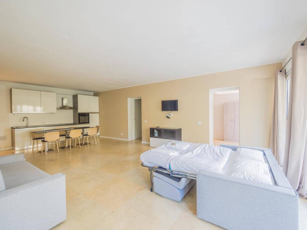 Appartamento a Desenzano del garda in Viale Francesco Agello - Foto 3