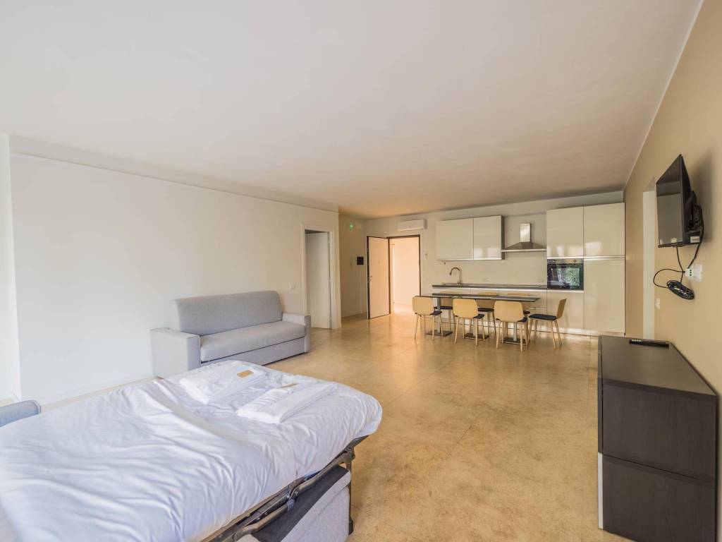 Appartamento a Desenzano del garda in Viale Francesco Agello - Foto 4