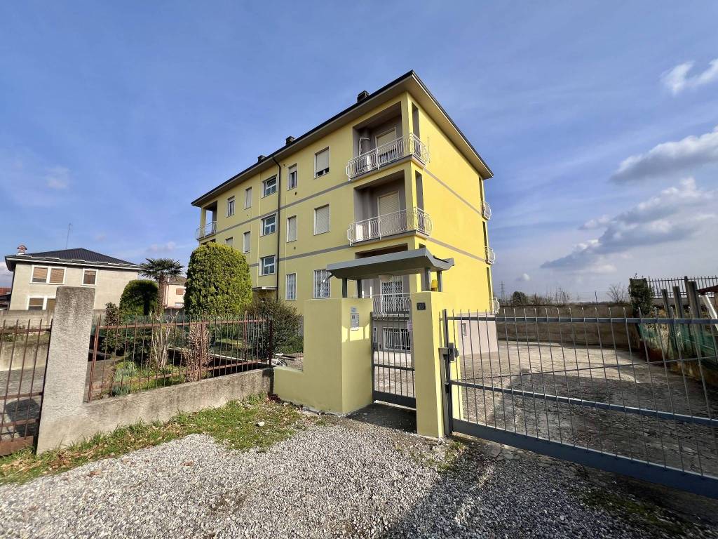 Appartamento a Cislago in Via Redipuglia, 73 - Foto 2