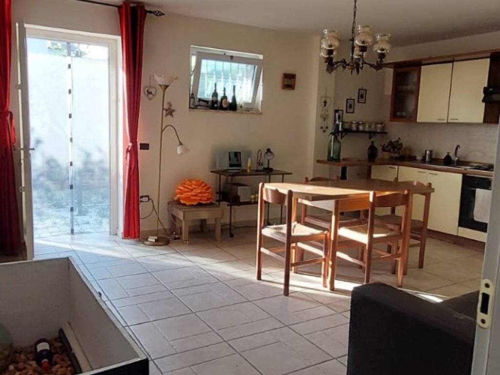 Villetta a schiera a Vairano patenora in Via Raffaele Viviani - Foto 4