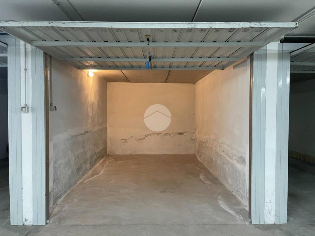 Box / garage a Nizza monferrato in Via Isonzo - Foto 2