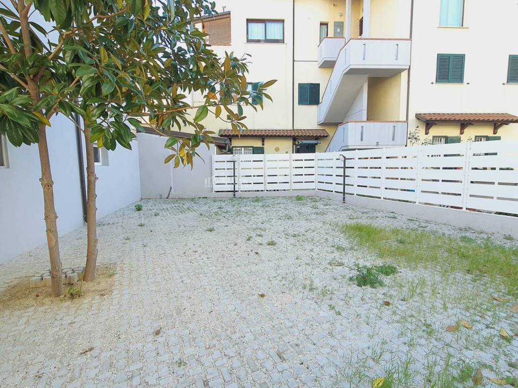 Casa indipendente a Alba adriatica in via della repubblica - Foto 2