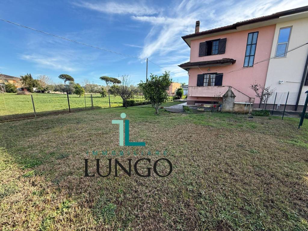 Villa a Latina in Strada Arturo Ferrarin - Foto 3