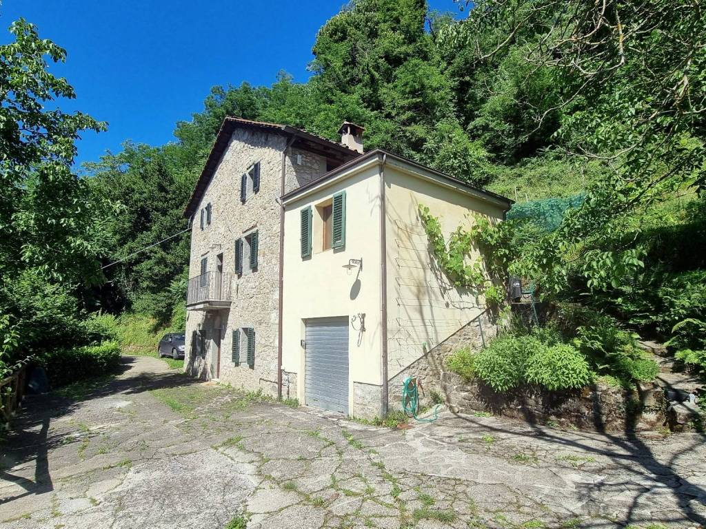 Rustico / casale a Bagni di lucca in Via Vittorio Emanuele, 6 - Foto 4