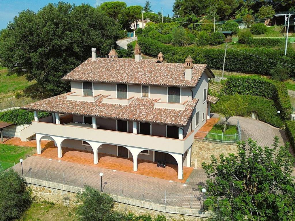 Villa a Passignano sul trasimeno in Strada Provinciale di Lisciano Niccone II Tratto - Foto 3