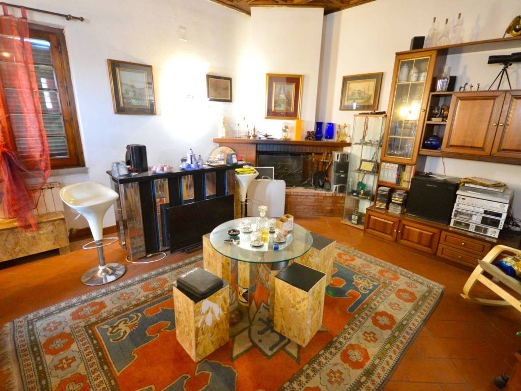 Villa a Loro ciuffenna in Via Fratelli Cervi - Foto 4