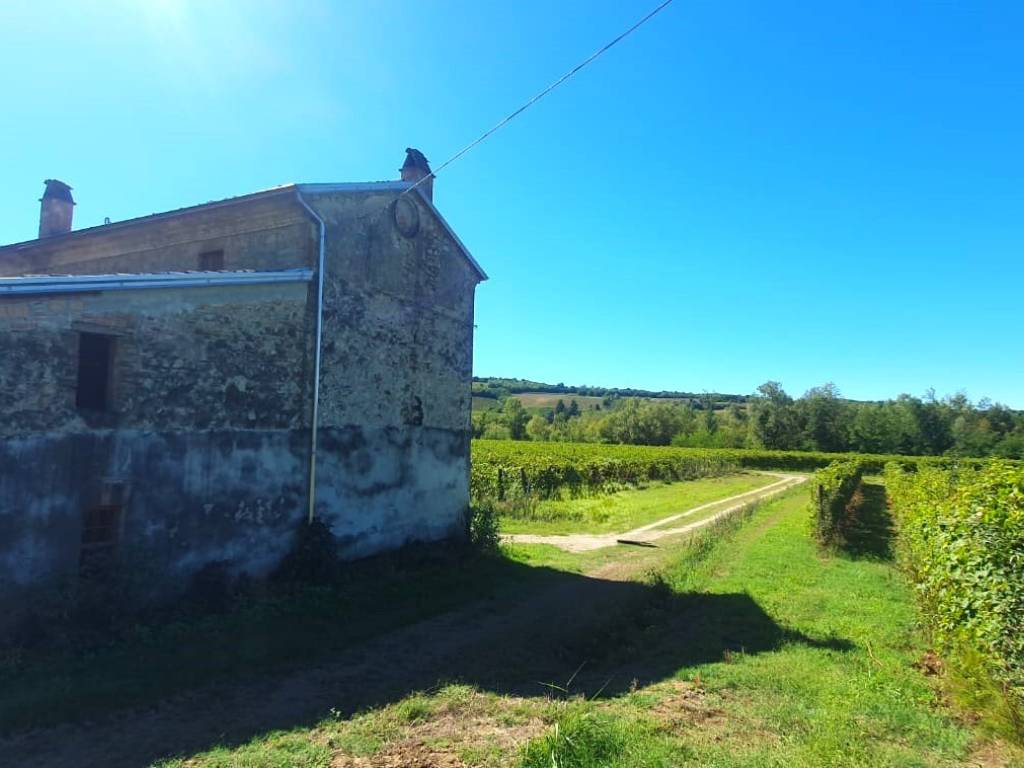 Rustico / casale a Carpaneto piacentino in Frazione Rezzano - Foto 4